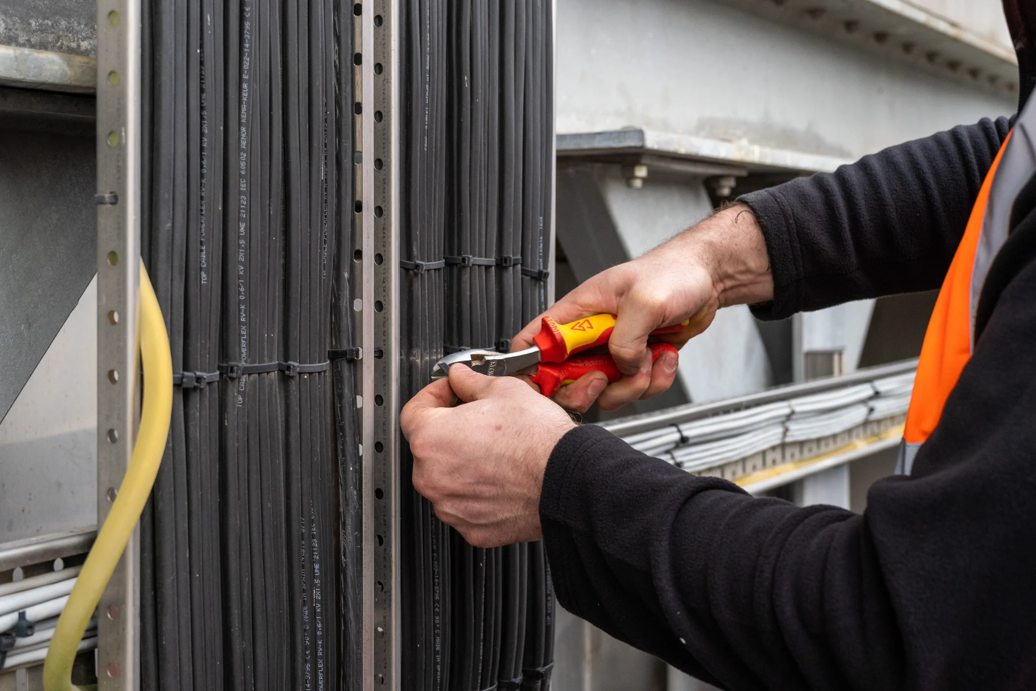 Buckingham Electrical electrician at work