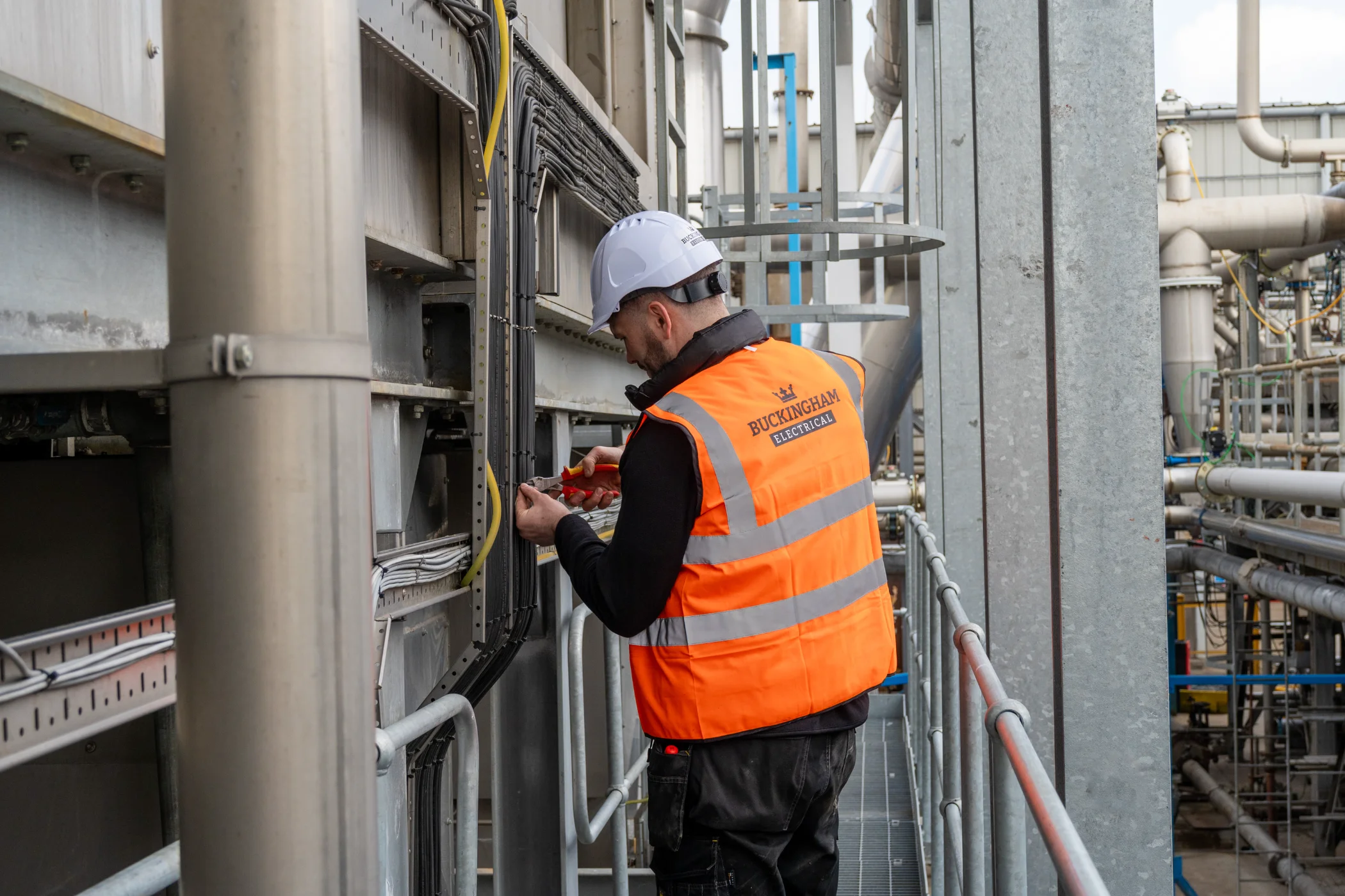 Buckingham Electrical electrician at work